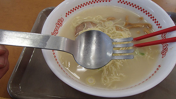 へんな形のスプーン